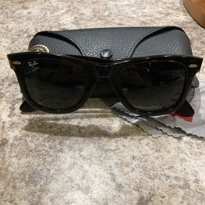Ray-Ban Original Wayfarer Sunglasses in Tortoise Shell